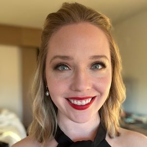 Meet your Posher, Caroline